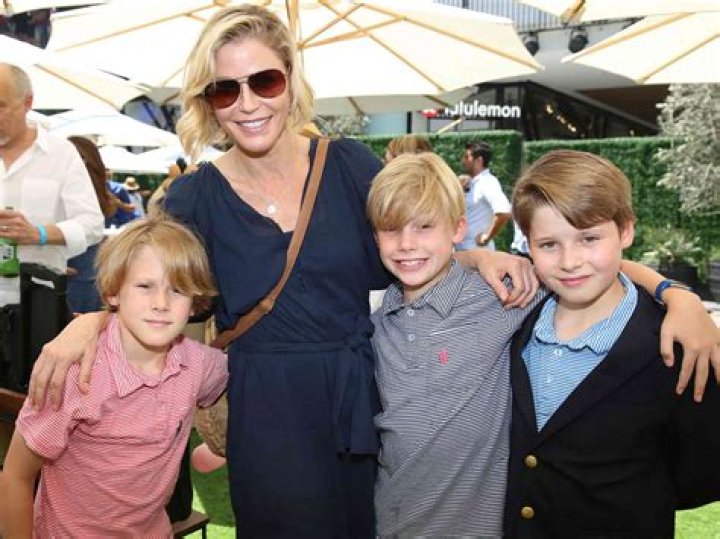 Uncover The Secrets Of Scott Phillips And Julie Bowen's Enduring Hollywood Romance
